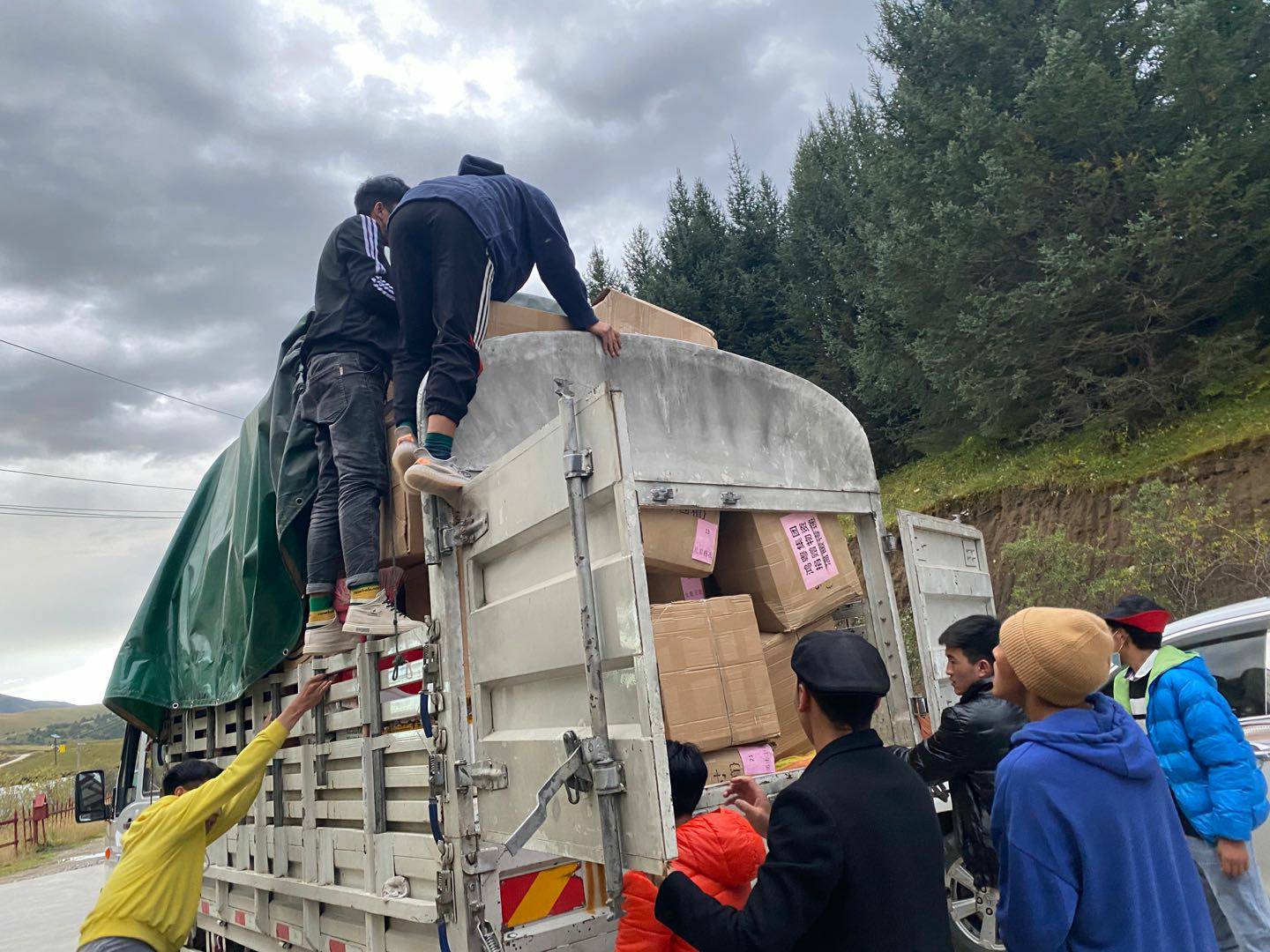 九游·官方J9站网站入口-Jiuyou j9(中国)公益回顾丨家国同欢月同圆 温暖满载甘孜州(图5)